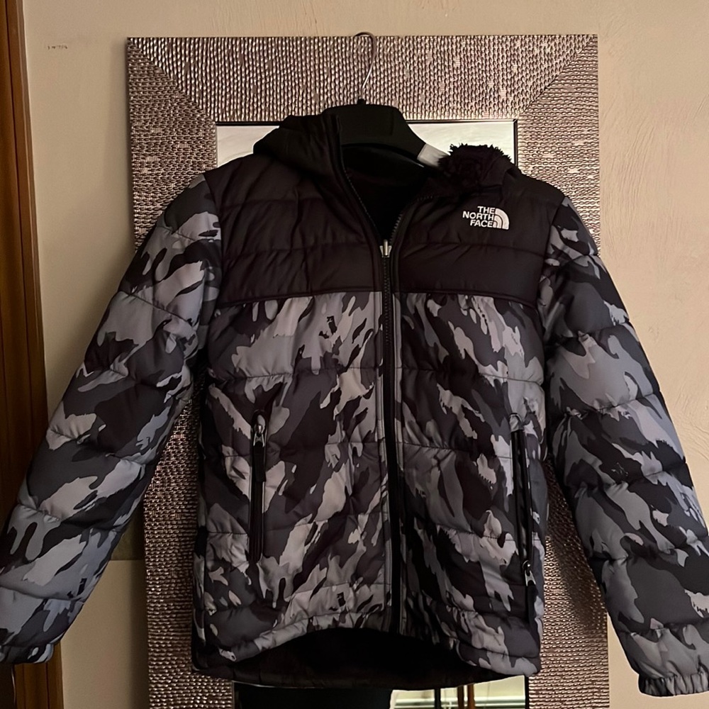 North Face Boys Size Medium Printed Hooded Jacket